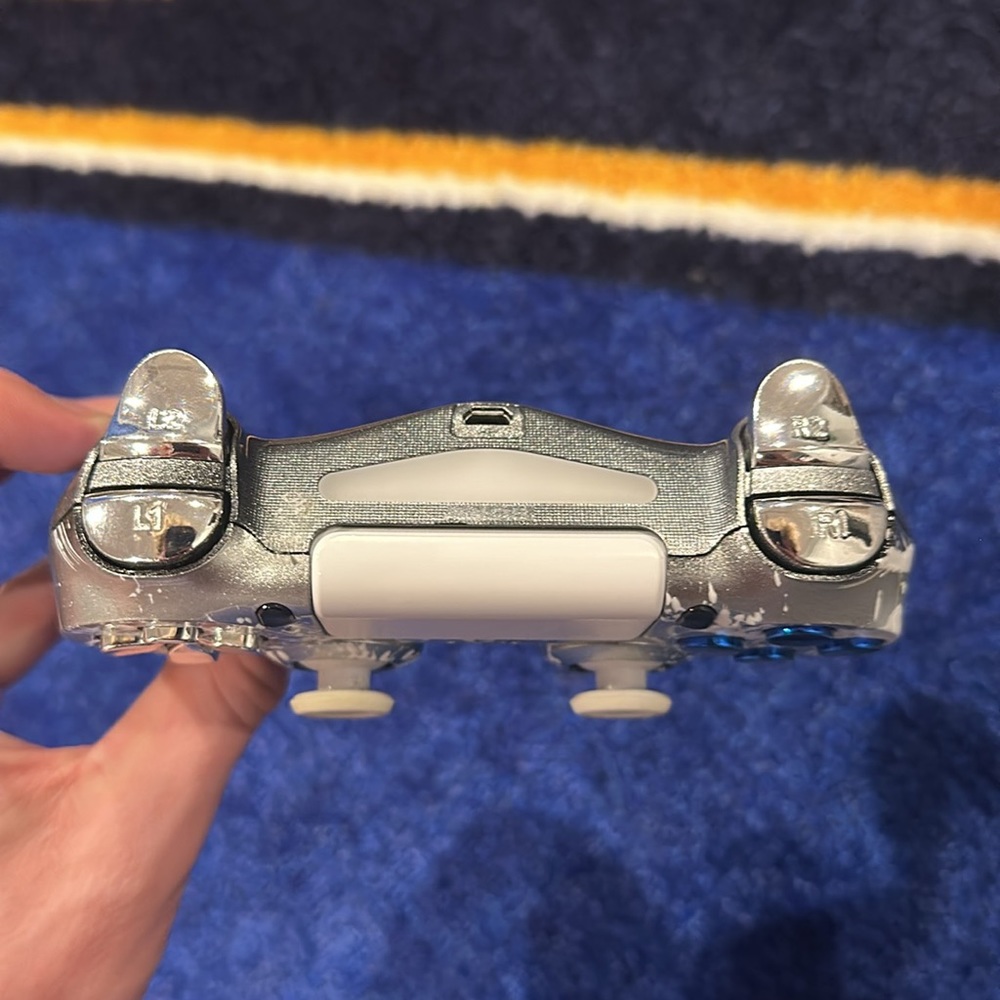 Used custom ps4 controller - Picture 5 of 6